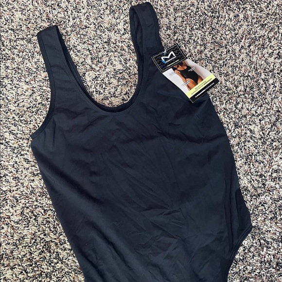 Maidenform Seamless Slimming Black Thong Bodysuit Woman’s Size M | NWT - Picture 5 of 9